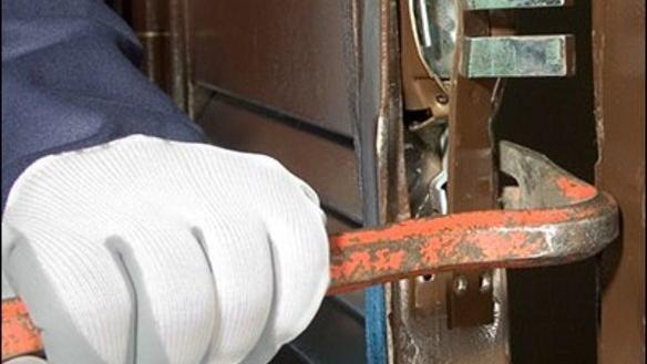 Ladri in azione la notte di Natale nella chiesa di San Giulio d’Orta