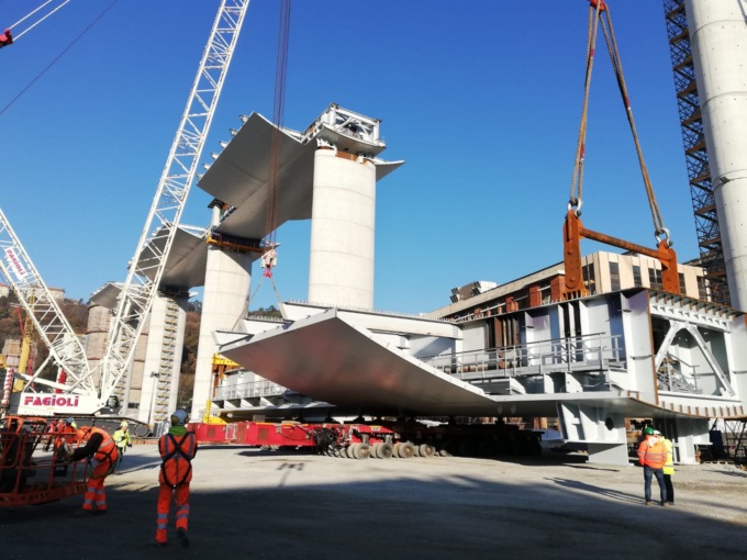 Ponte Genova: varo della trave sul Polcevera