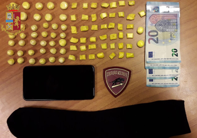 Torino, arrestato pusher in taxi