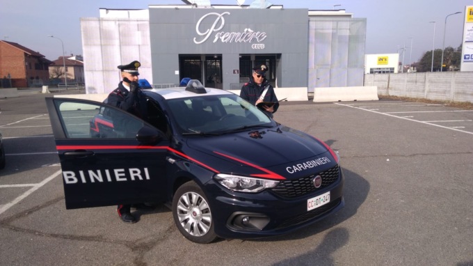 Poirino: schiamazzi notturni fuori da discoteca, 9 denunciati