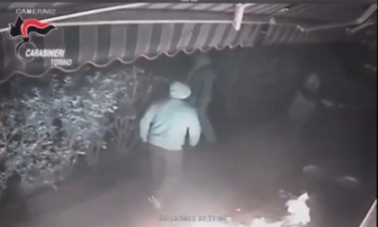 Rivoli: raid incendiario contro ristorante, 3 persone indagate dai Carabinieri