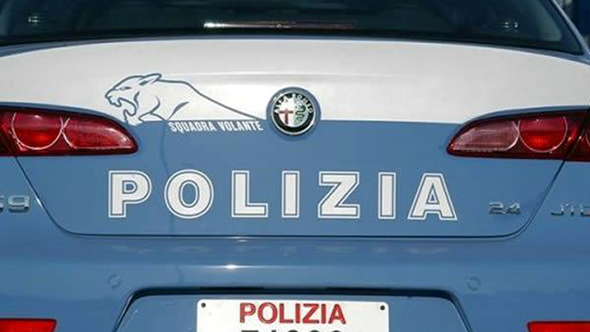 Cadavere del figlio invalido in casa per nove mesi per intascare la pensione: gli portava pure le brioche…