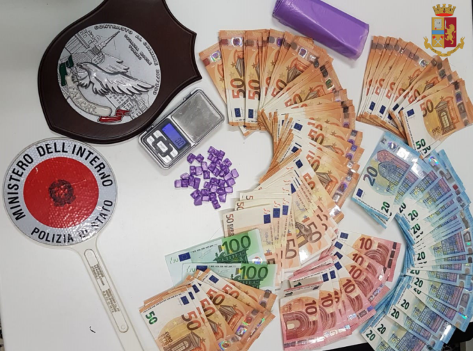 Torino: 36 dosi di cocaina nascoste nella bocca, arrestato pusher