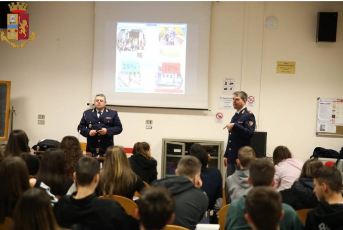 Avigliana: Polfer presenta progetto “Train to be…cool” nelle scuole
