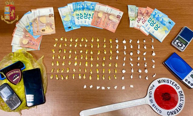 Torino, Polizia arresta quattro giovani pusher