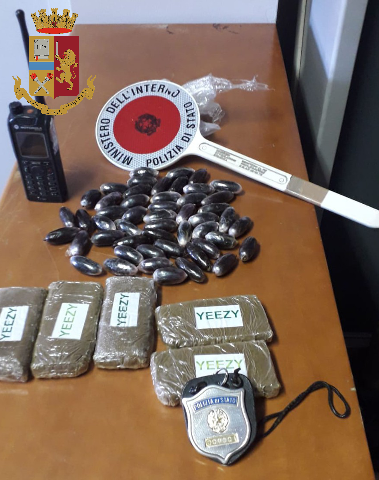 Torino: sequestrato mezzo chilo di hashish