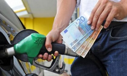 Effetto Coronavirus scendono i prezzi di benzina e diesel