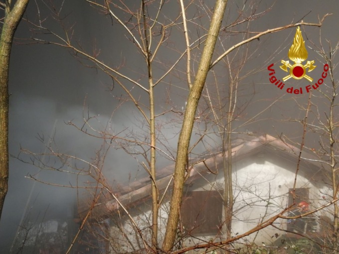 Incendio di un tetto a Campo Ligure, intervengono Vigili del Fuoco