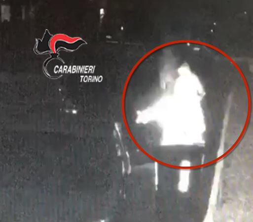 Rivoli: fermato piromane che ha incendiato 4 veicoli