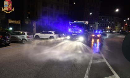 Genova, Polizia impegnata nella sanificazione strade