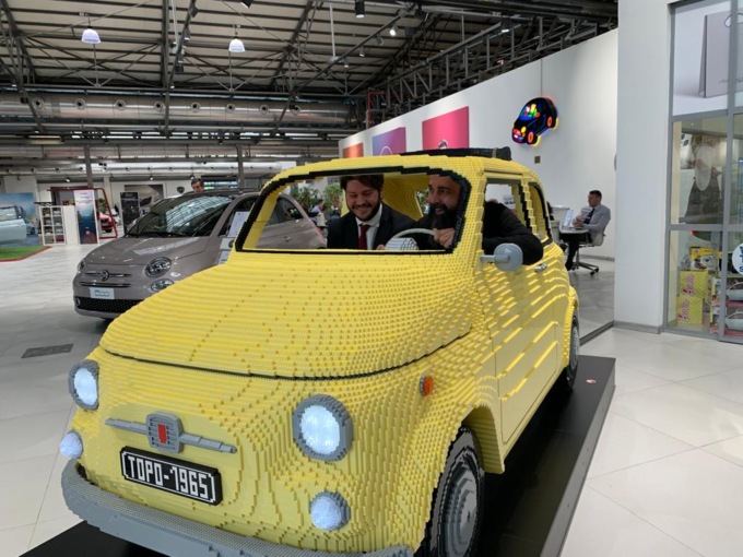 Torino: al Mirafiori Motor Village la Fiat 500 realizzata con i Lego