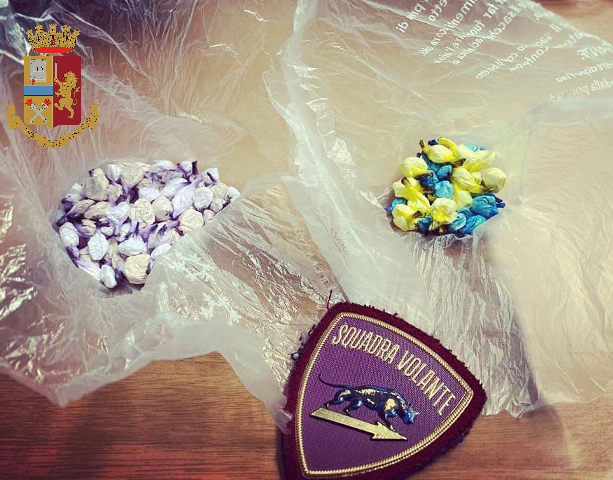 Torino: fermato con 118 involucri di droga, arrestato