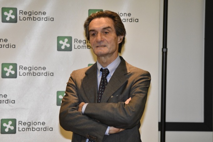 Coronavirus, Fontana: “Chi deve viaggiare per lavoro può farlo”