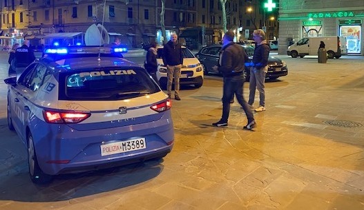 La Spezia: i controlli della Polizia per il contenimento della pandemia