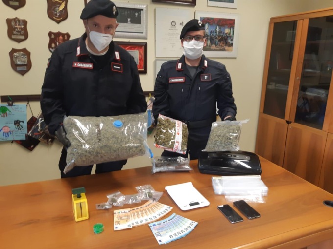 Torino: chiuso market droga h24