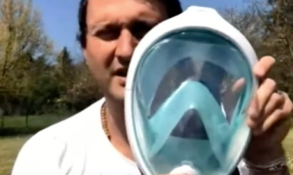 "Aiutateci a raccogliere le maschere da snorkeling"
