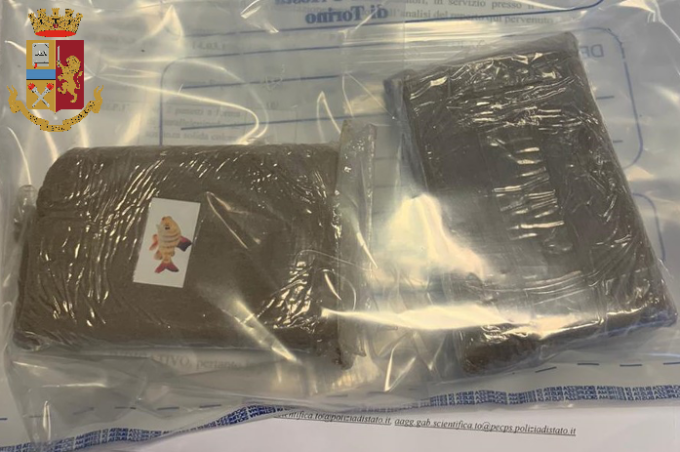 Torino: arrestato pusher di 19 anni