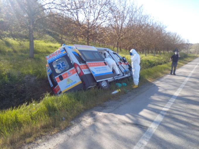 Incidente tra Cassine e Strevi per un’ambulanza che trasportava un intubato