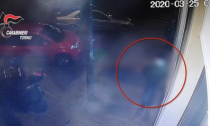Torino, rapinano uomo mentre preleva farmaci: arrestati