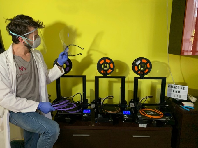 Solidarietà stampata in 3d: visiere protettive dai #NoviMakers