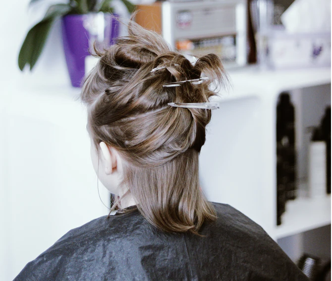 Confartigianato: “Abusivi a domicilio per capelli e trattamenti estetici”