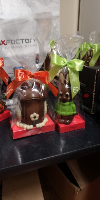 Due uova di cioccolato giganti agli ospedali di Tortona e di Novi