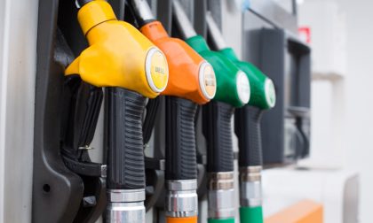 Clonavano tra l’Italia e la Francia carte carburante: denunciate 12 persone a Millesimo