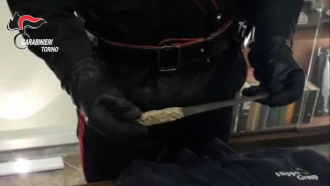 Pinerolo: a caccia di donne sole, arrestato rapinatore solitario