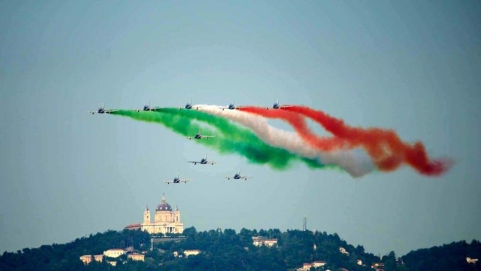 “Abbraccio Tricolore” per una ripartenza in sicurezza, lunedì su Torino