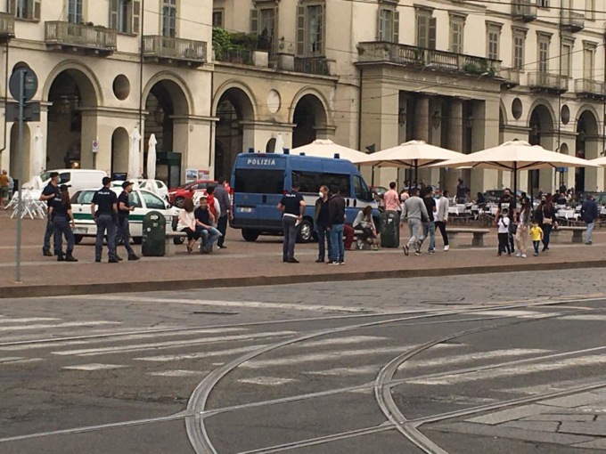 Torino: multati 9 locali e 27 persone senza mascherina