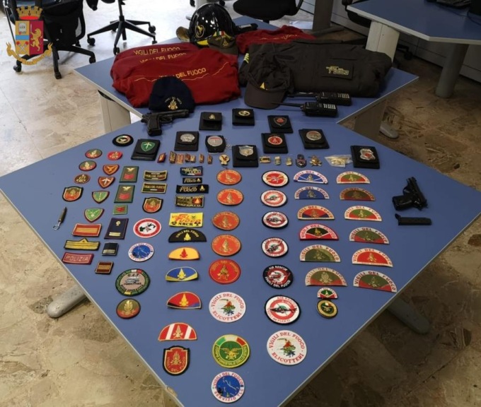 Genova: trovato in possesso di segni distintivi contraffatti, denunciato