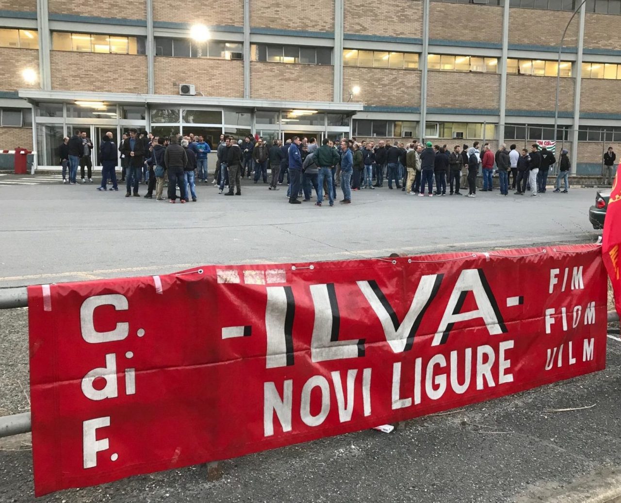 Ex Ilva: operai dello stabilimento di Novi Ligure in sciopero. Vertice al Mise