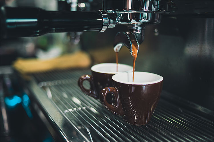 Rincari nella tazza, ma gli alessandrini non rinunciano al caffè