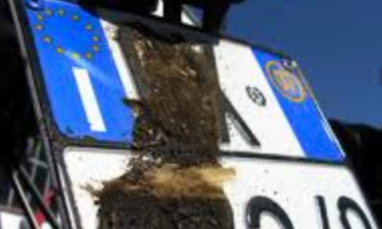Acqui Terme: denunciato per oscuramento della targa