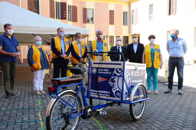 Alessandria: i Lions donano e-bike alla Caritas