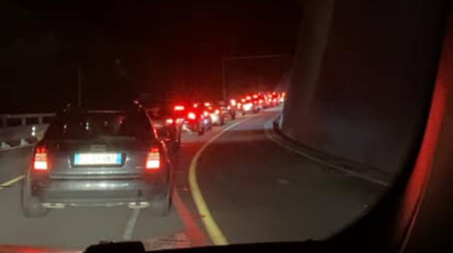 Liguria, lunghe code in autostrada anche in piena nottata