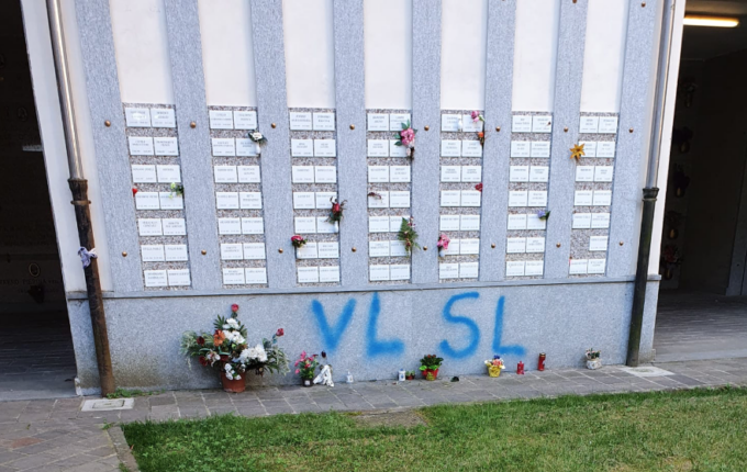 Cimitero di Alessandria: imbrattato il Giardino della Memoria