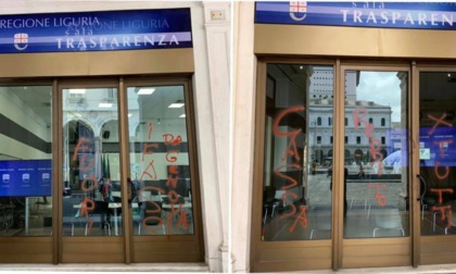 Genova: imbrattato il palazzo della Regione Liguria