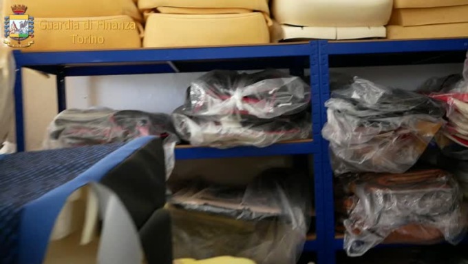 Torino: frodi milionarie, sequestrata stamperia di ricambi auto falsi