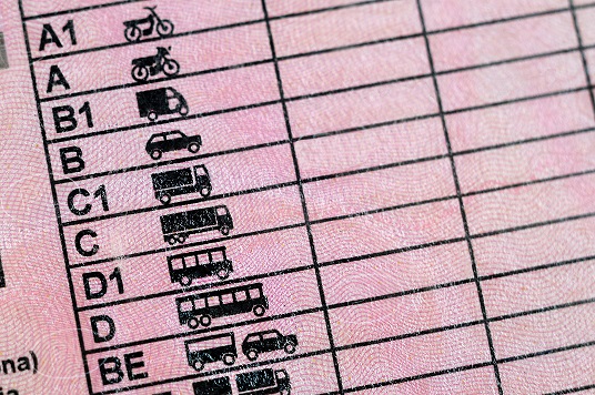 Auto, ad Alessandria calano i patentati