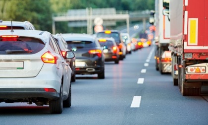 Traffico intenso a Genova per due tamponamenti a Cornigliano, code anche in autostrada