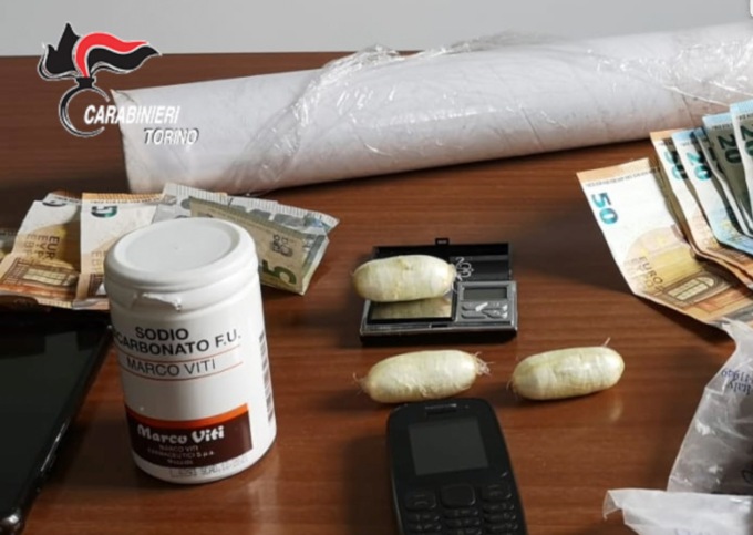 Torino, arrestati 7 pusher e sequestrate dosi di cocaina e hashish