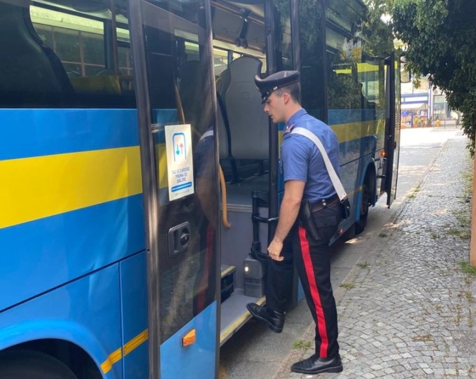 Ivrea: aggredisce conducente autobus, individuato 17enne