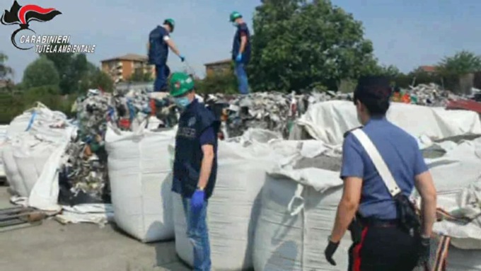 Moncalieri: sequestrate 900 tonnellate di rifiuti plastici