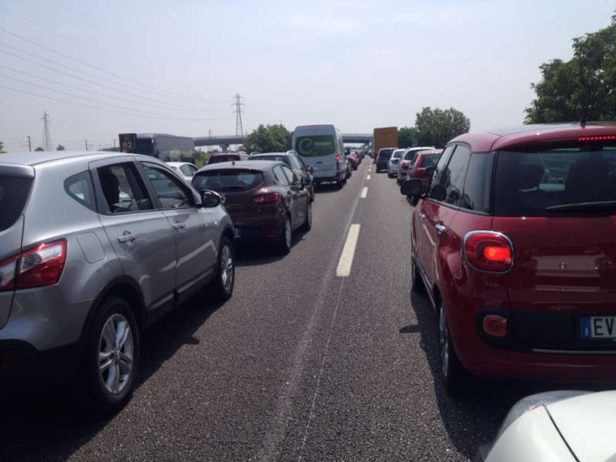 Tamponamento in A10: coda di 7 km in direzione Genova