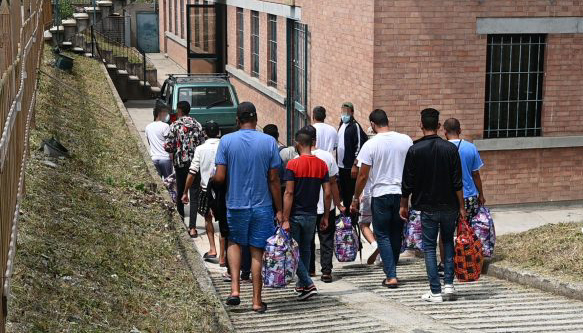 Rete di traffico migranti smantellata tra Genova e Trapani