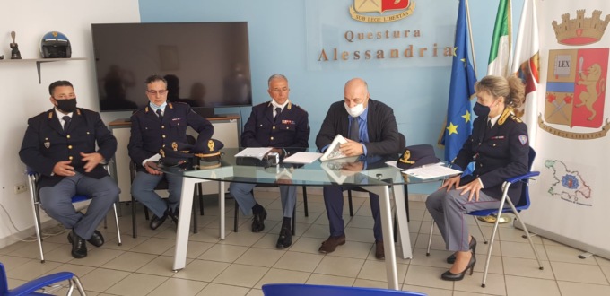 Disturbatore frequenze per aprire auto di lusso: due arresti e due denunce