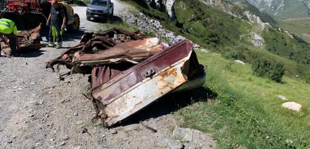 Limone, rimossa la carcassa dell’incidente di Beppe Grillo