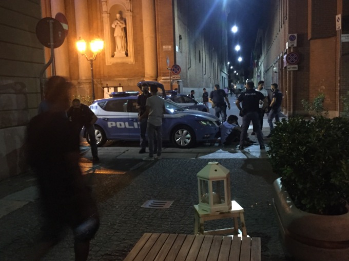 Alessandria: rissa notturna in pieno centro