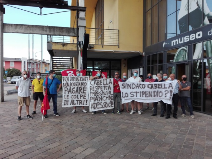 Novi Ligure, protesta dei dipendenti Cit al Museo dei Campionissimi